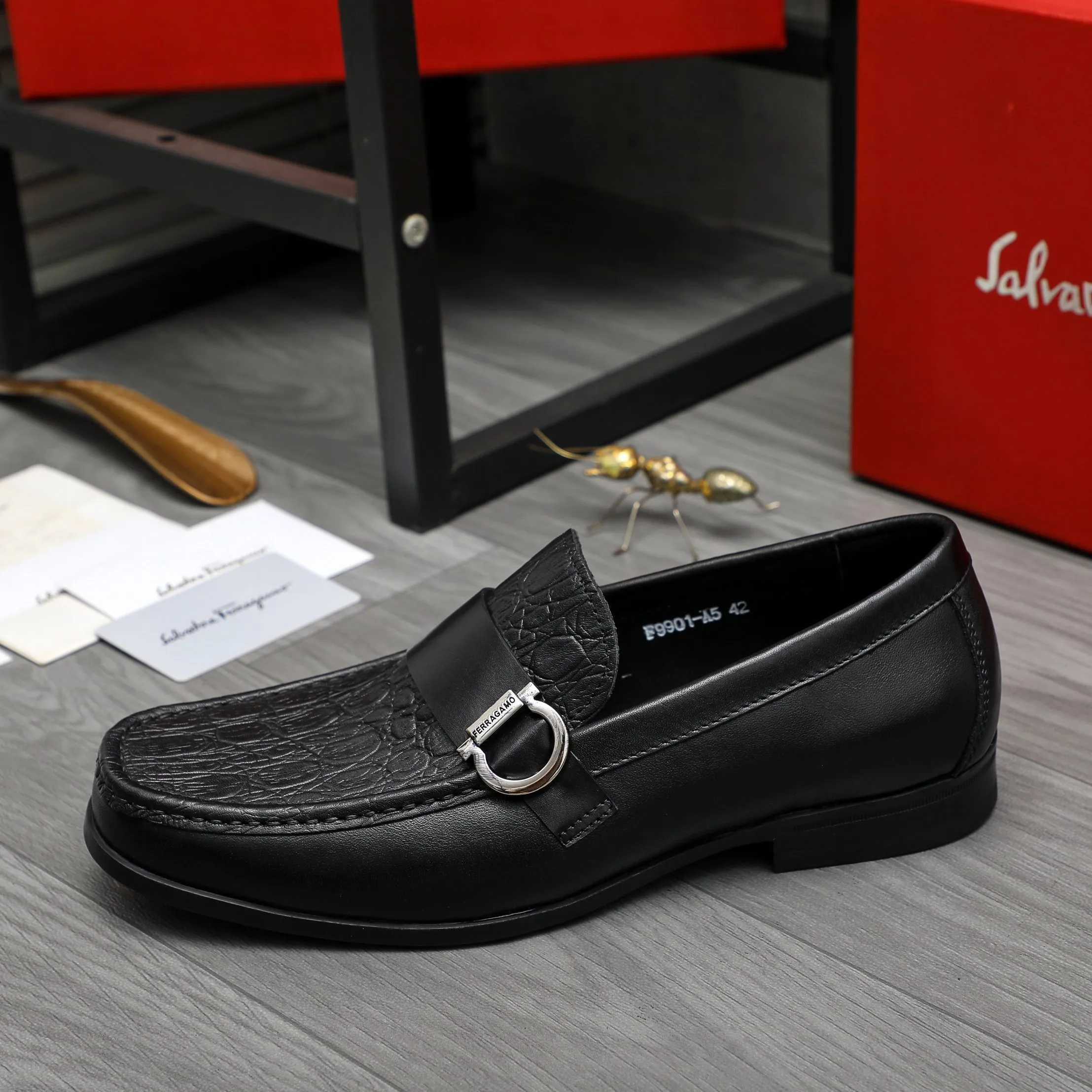 Men's shoes 💰p460 Product trademark: Ferragamo " Ferragamo ] Business slip-on leather shoes Regular size: 38-45 Product material: Selected stone grain cowhide upper, cowhide lining, original rubber outsole